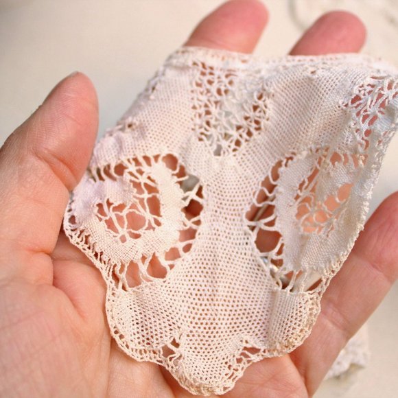 Vintage Antique 1900s Lace Collar, Ivory Detachable Blouse  or Dress Yoke - Picture 9 of 10